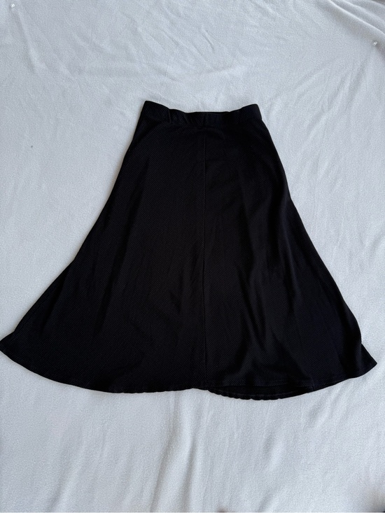 Reformation Dresses & Skirts - Reformation Jeans Molly Skirt Sz Medium Knit Ribbed Black A-Line Pockets Lyocell